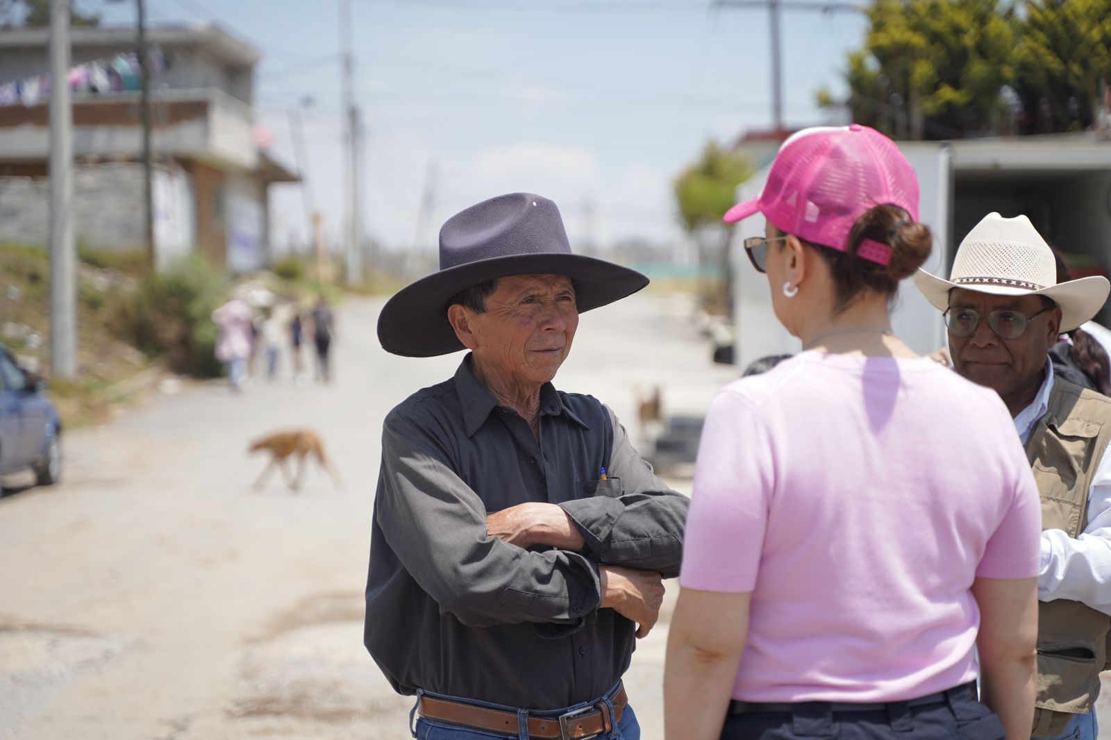 Diálogo con vecinos en comunidad